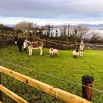 3 Bed Sleeps 6 - Mountain Views Parking Ferienhaus