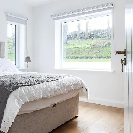 Ferienhaus 3 Bed Sleeps 6 - Mountain Views Parking Westport