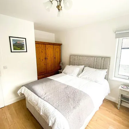 3 Bed Sleeps 6 - Mountain Views Parking Сasa de vacaciones Westport