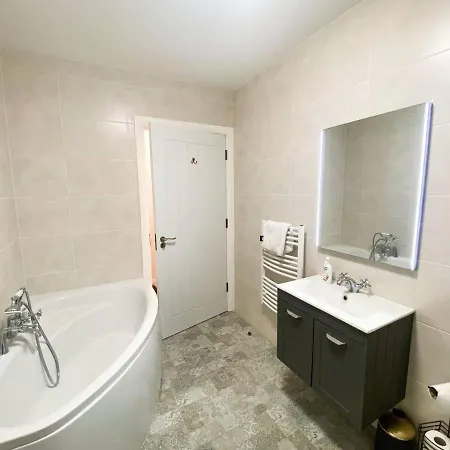 度假居 3 Bed Sleeps 6 - Mountain Views Parking